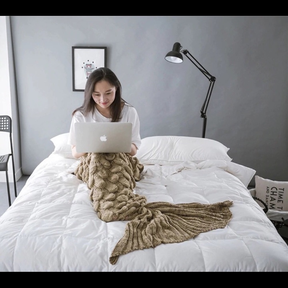 Knitted Mermaid Tail Cashmere Blanket